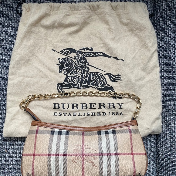 Burberry bag - Picture 1 of 4